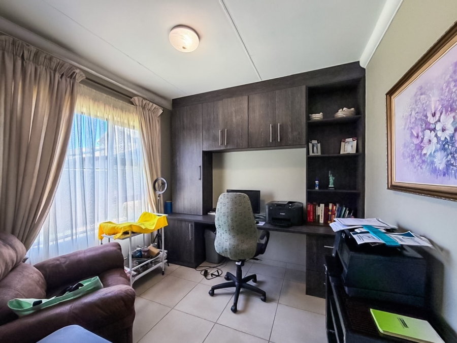 3 Bedroom Property for Sale in Grimbeeck Park North West